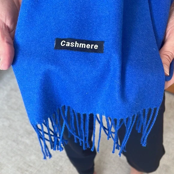 Cashmere blue soft scarf - one size - never worn - Picture 3 of 3